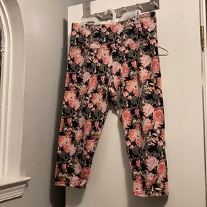 Floral Capri leggings